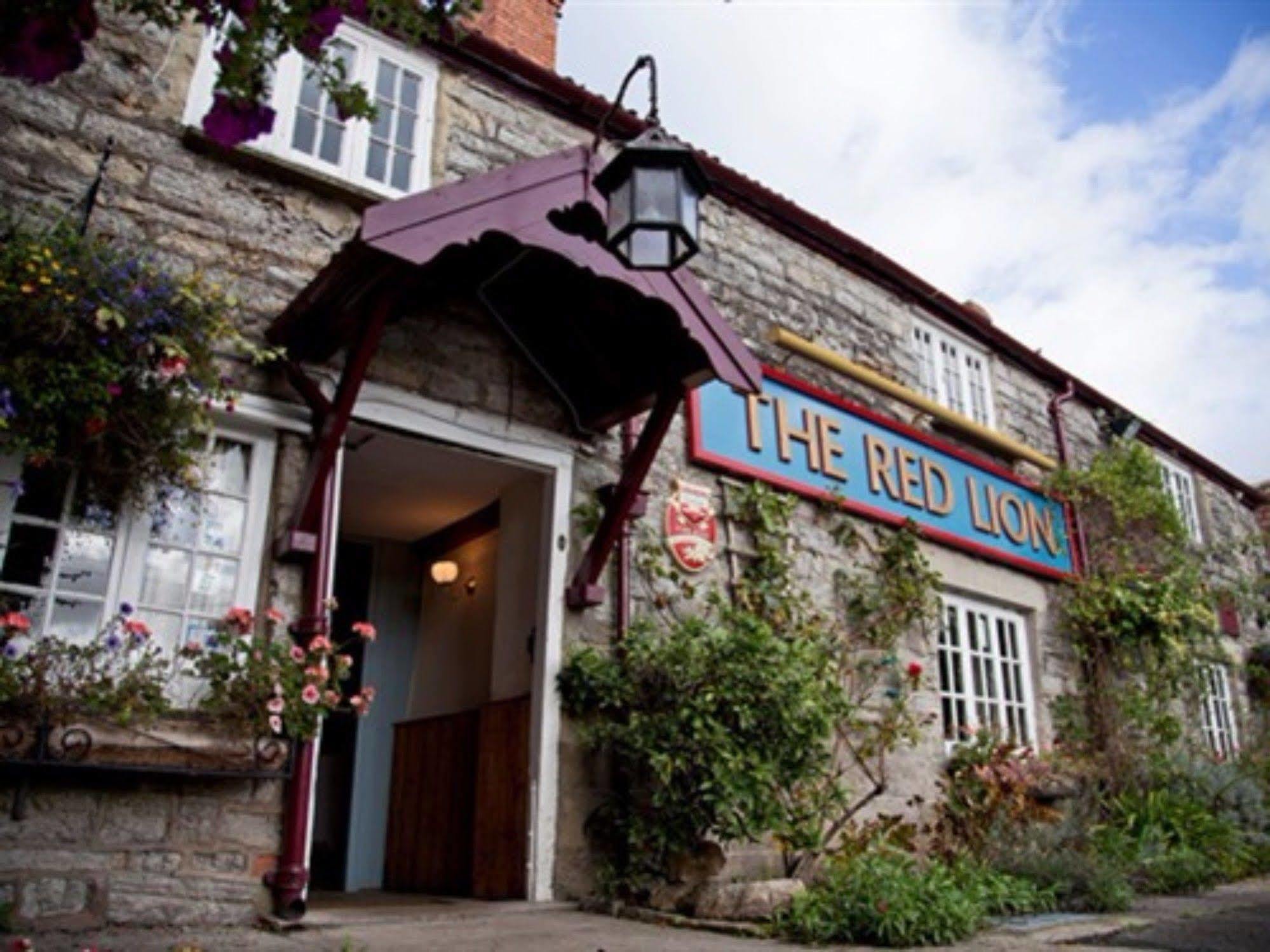 The Lion At West Pennard Hotel Exterior photo The Red Lion